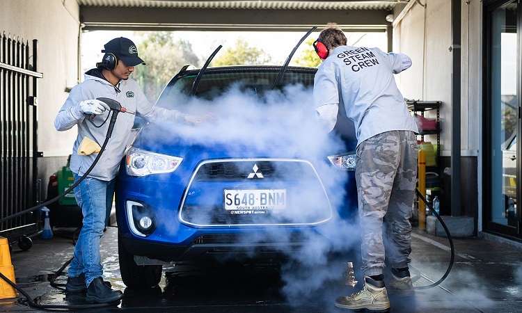 Does steam cleaning damage car paint?