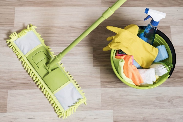 Which is better spin mop or flat mop?