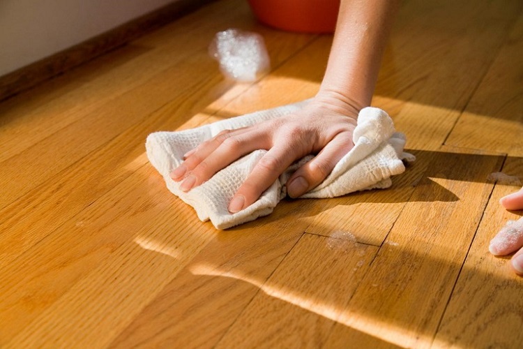 How To Prevent Streaks When Cleaning Laminate Floors