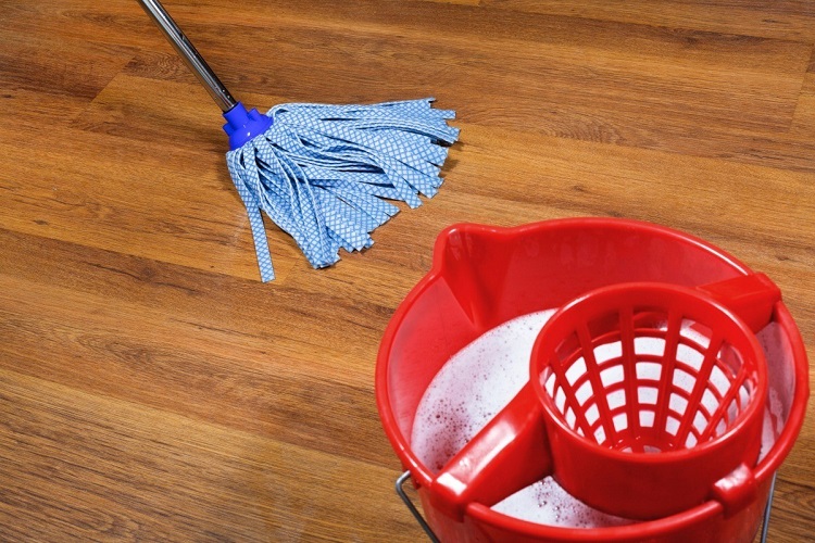 How To Shine Laminate Floors 