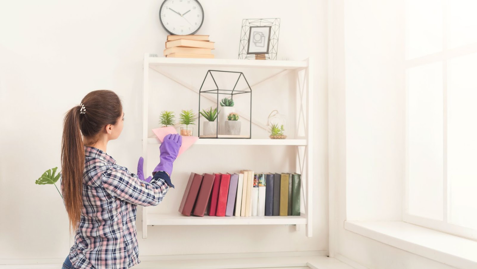 Should You Vacuum or Dust First The Efficient Way of Cleaning Living