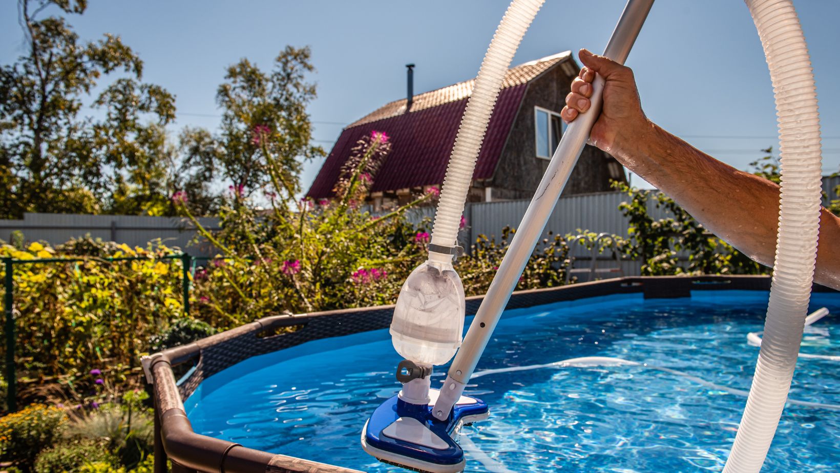 A Beginner's Guide How to Use a Gravel Vacuum Living Pristine