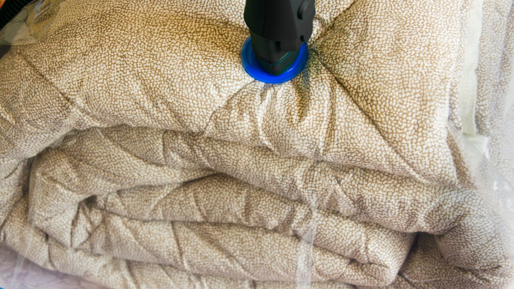 The Proper Way on How to Vacuum Seal a Mattress Living Pristine
