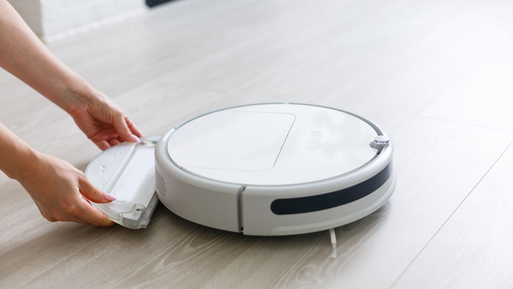 how to empty wyze robot vacuum