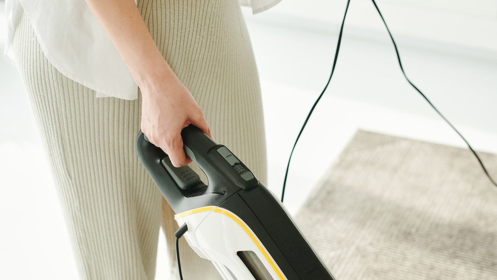 Shark Rocket Pet Plus Corded Stick Vacuum HV322 The Ultimate Cleaning