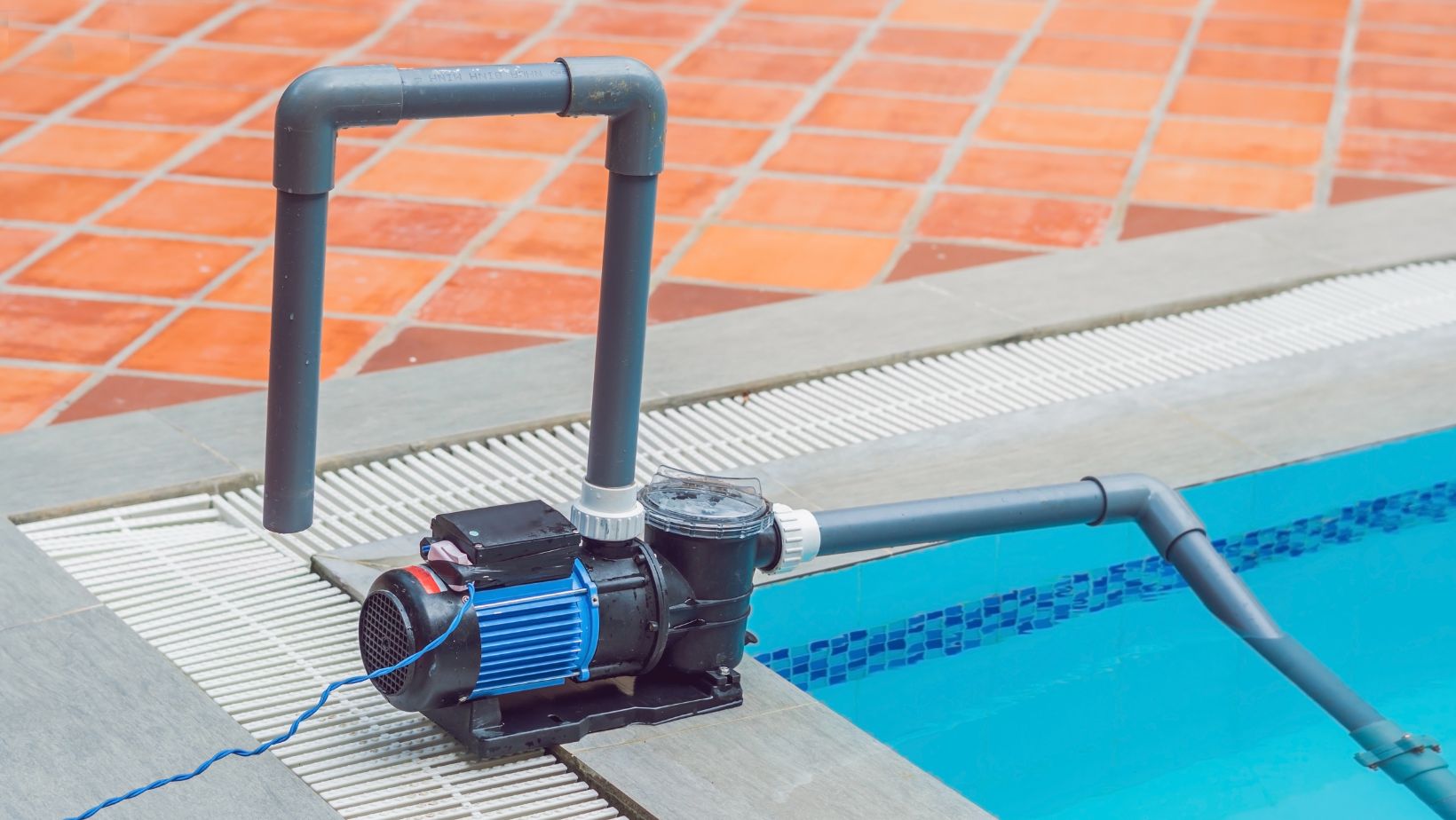 how to open pool vacuum port