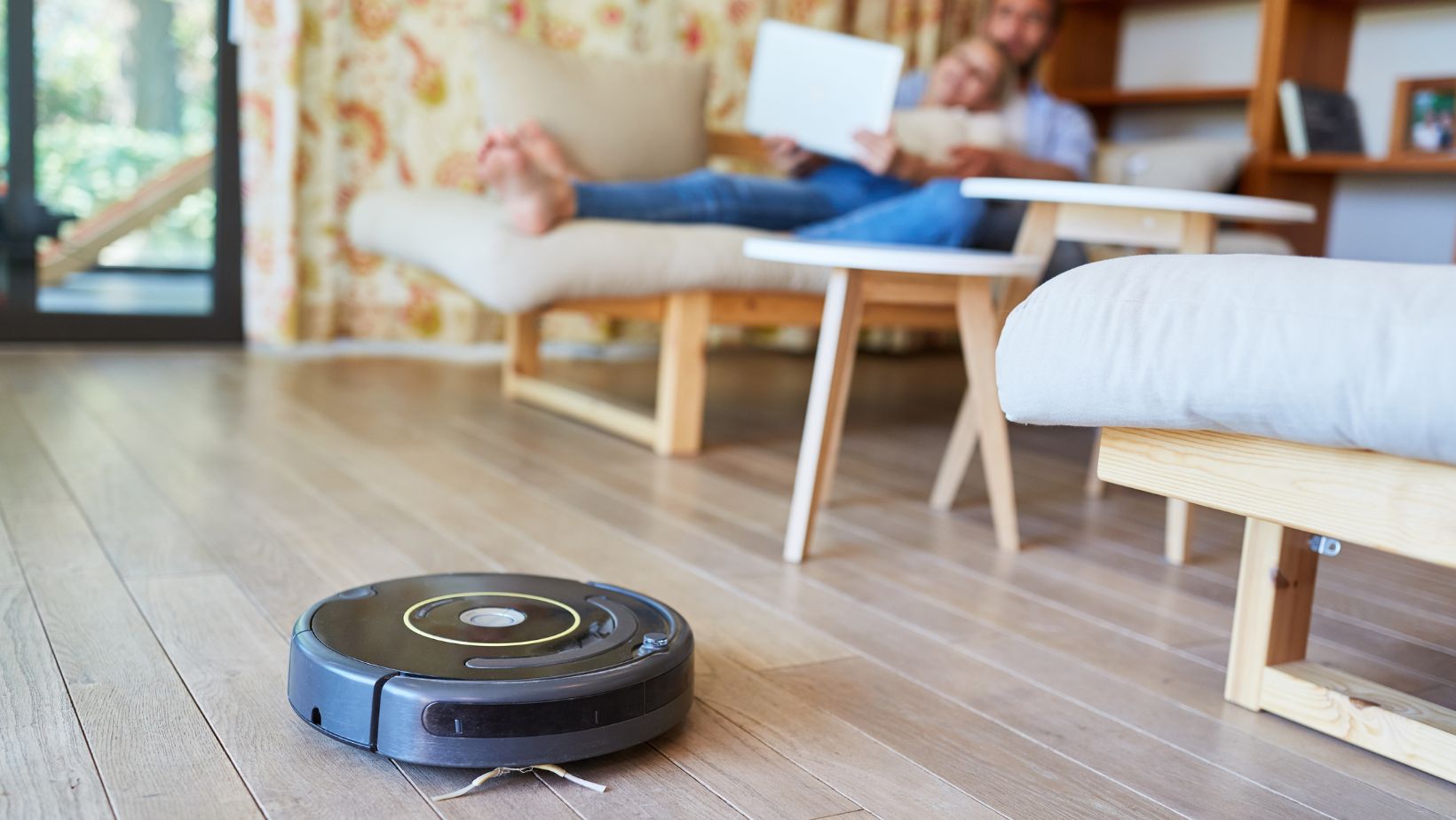 Intelligent Cleaning Solutions How The Shark IQ Robot Vacuum AV1002ae