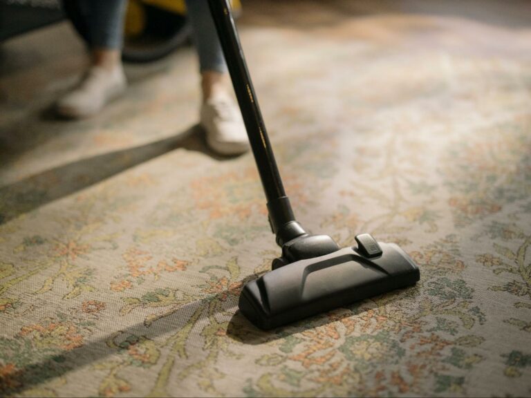 how to remove roller brush from shark cordless vacuum