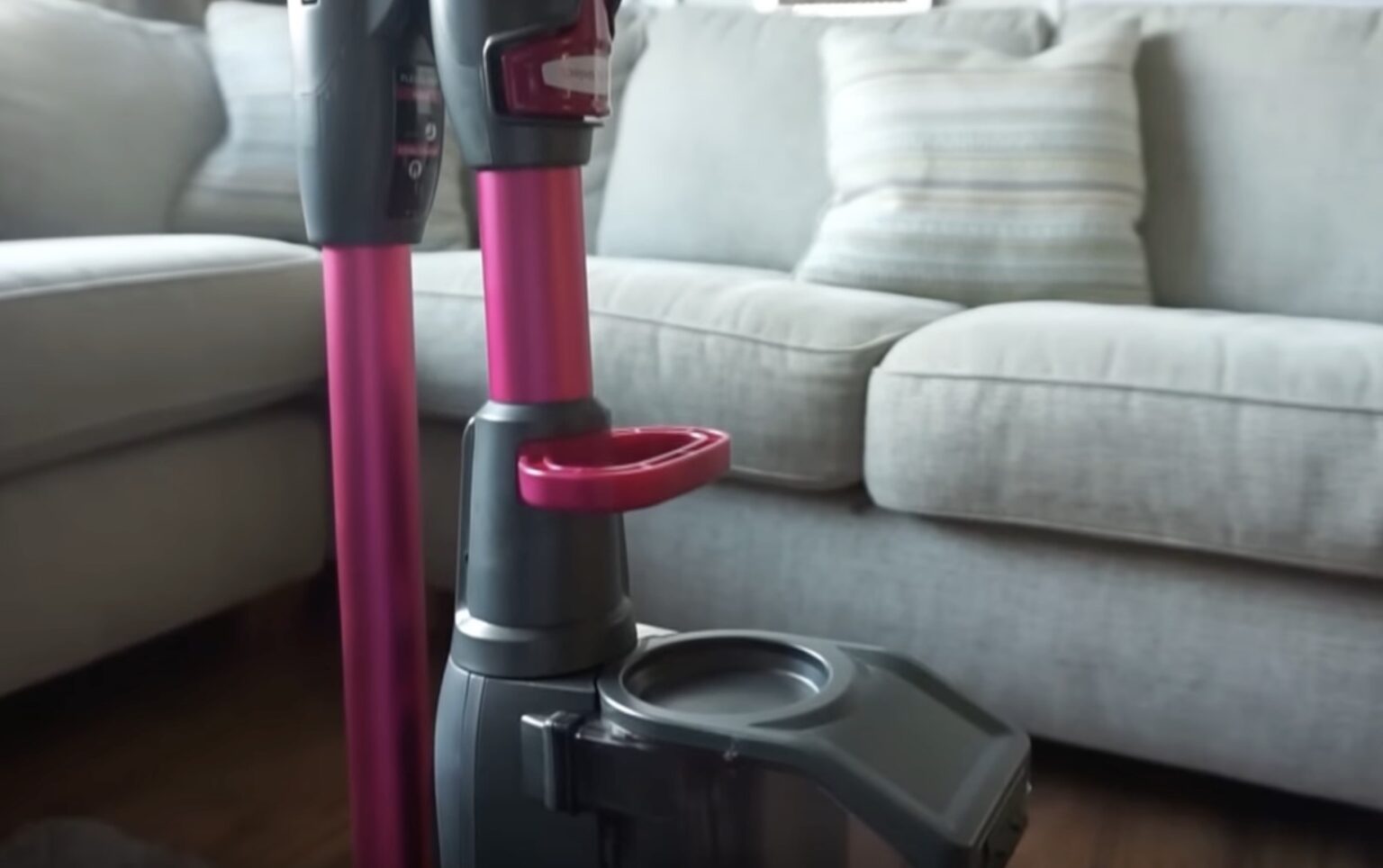 Reasons for Choosing a Pink Shark Vacuum Living Pristine