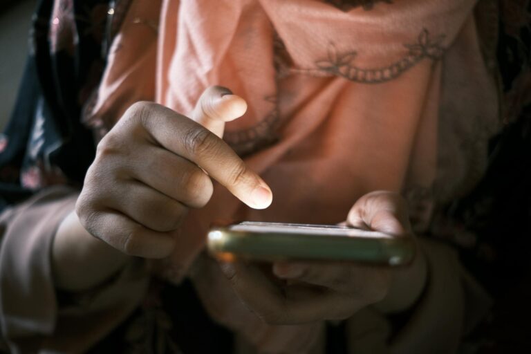 online gaming addiction psychology, player engagement strategies, gaming addiction treatment, psychological effects of gaming, online gaming behavior analysis, gaming dependency solutions, esports player motivation, game engagement techniques, gaming mental health support, gaming addiction counseling