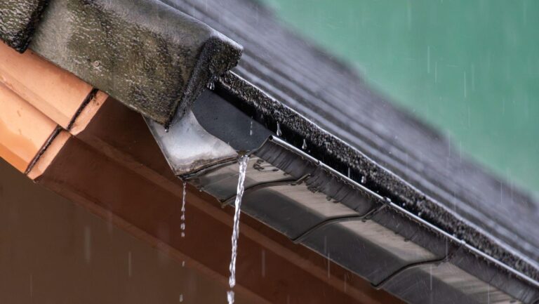 gutter repair,before basement flooding,foundation waterproofing,drainage solutions,house gutter inspection,prevent basement water damage,gutter trouble signs,basement water prevention,gutter maintenance tips,local gutter contractor