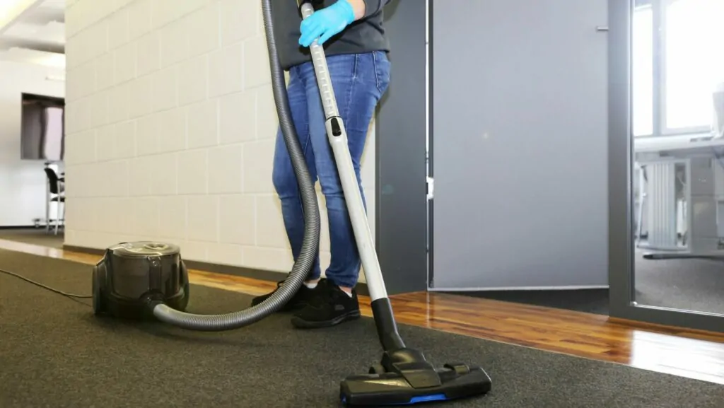 shark vacuum roller brush starts then stops